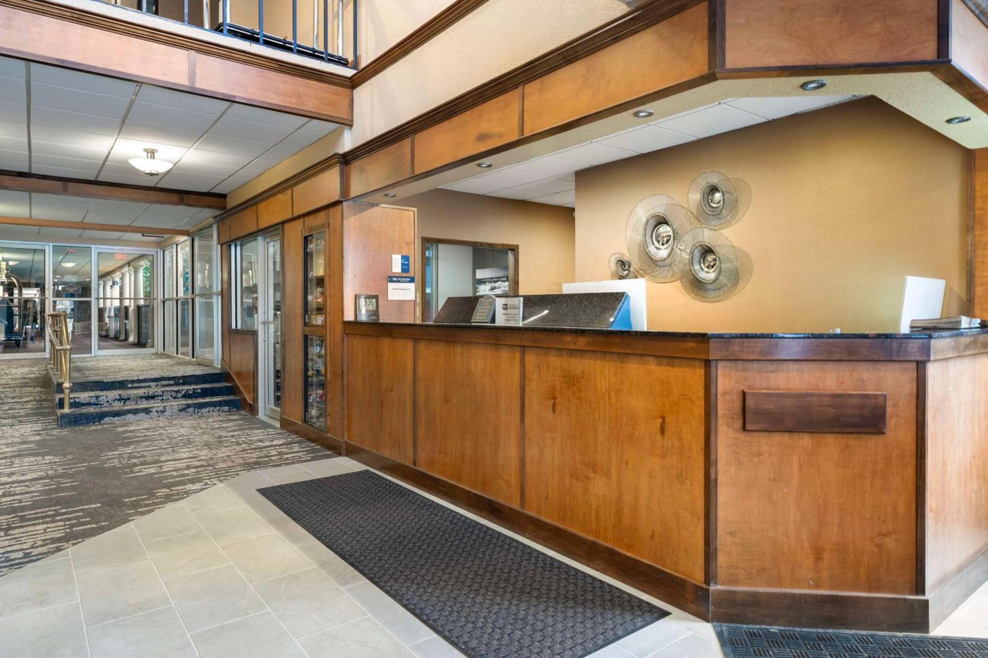 Best Western Green Bay Inn And Conference Center Екстериор снимка