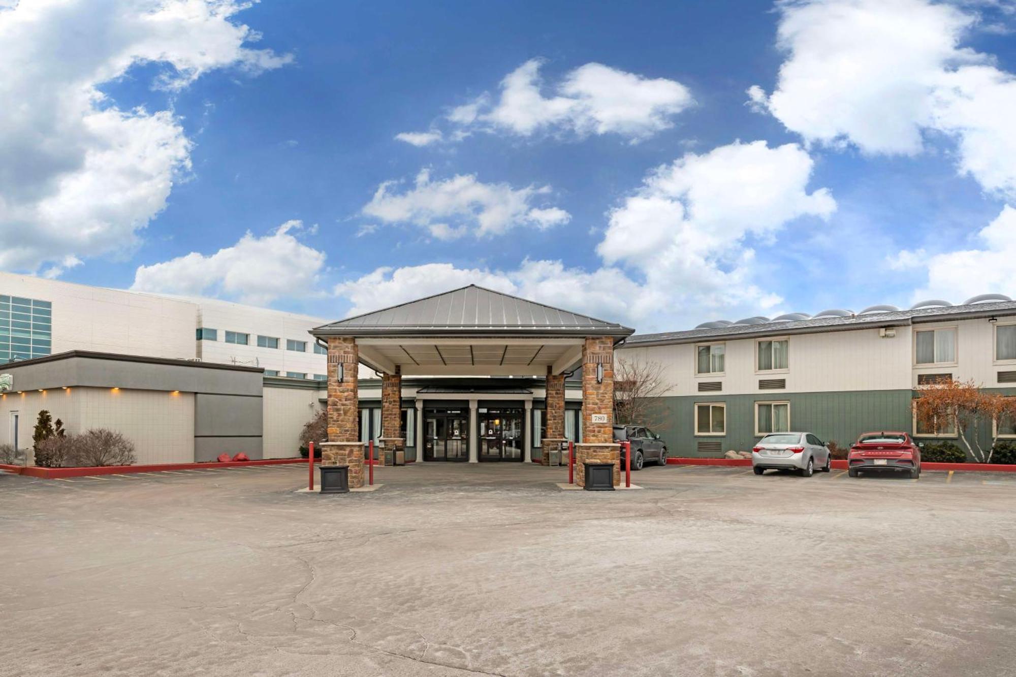 Best Western Green Bay Inn And Conference Center Екстериор снимка