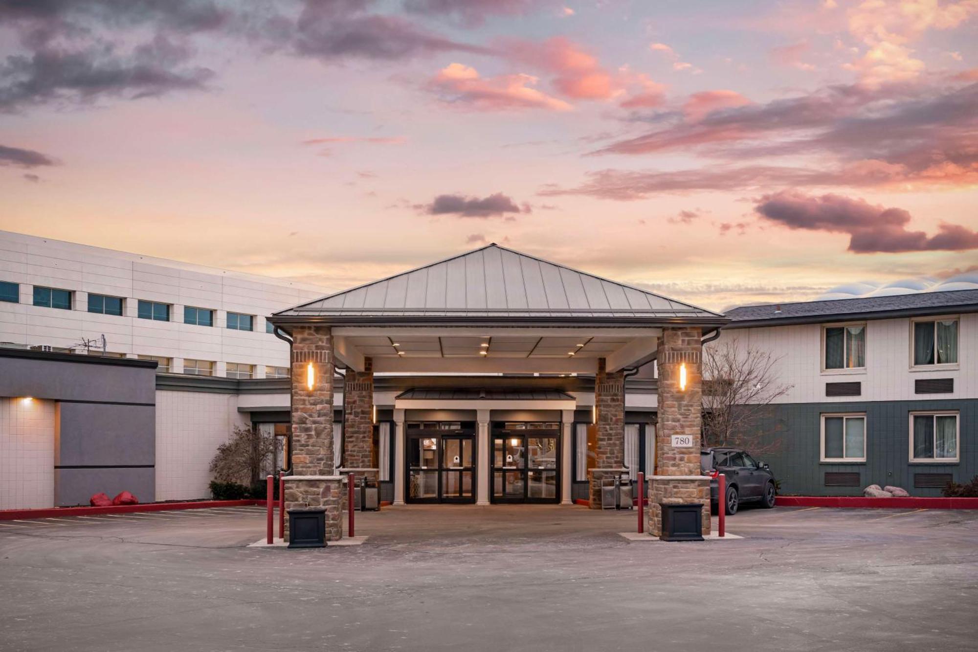 Best Western Green Bay Inn And Conference Center Екстериор снимка